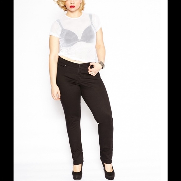 Tripp NYC Curve Black T-Back Skinny Jeans - Picture 1 of 13